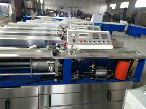 丁基膠塗布機(jī) 丁基膠塗布機