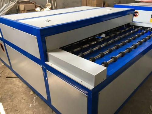 臥（wò）式中空（kōng）玻璃設備和立式中（zhōng）空玻璃（lí）生產線在製作中空玻璃產品的區別