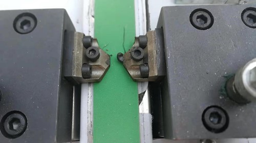 臥式中空玻璃設備中丁基膠塗布機出膠不均勻怎麽辦