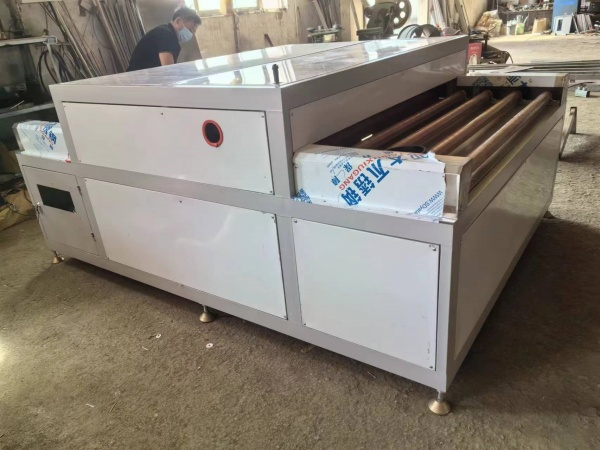 臥式玻璃（lí）清洗機，還（hái）是要相信老（lǎo）廠家老品牌