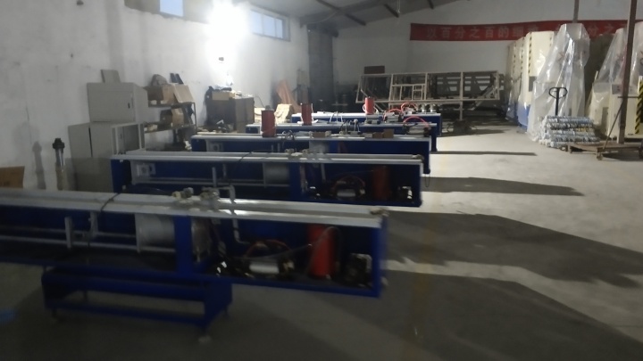 91香蕉视频污污機械丁基膠塗布機：中空玻璃生產的穩定之選